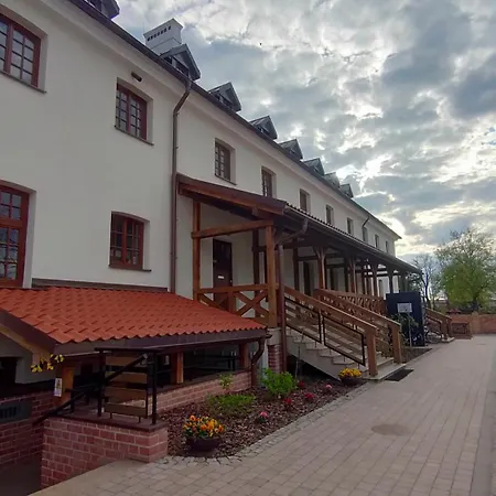 Centrum Dialogu Kultur 호텔 *