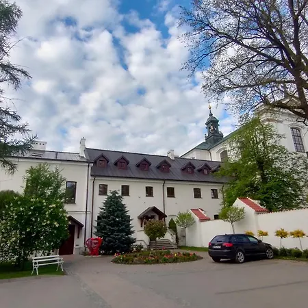 Centrum Dialogu Kultur 호텔 Węgrów