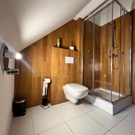 Centrum Dialogu Kultur 호텔 *