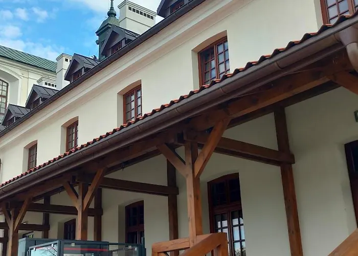 Hotel Centrum Dialogu Kultur *