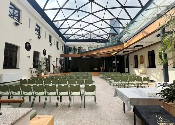 Hotel Centrum Dialogu Kultur *